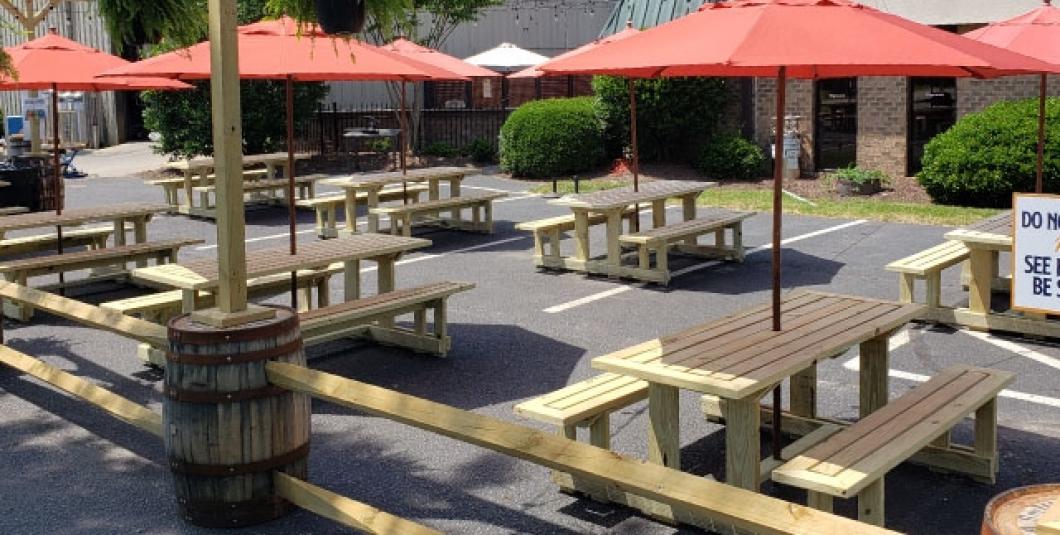 享受我们新扩建的啤酒花园吧!