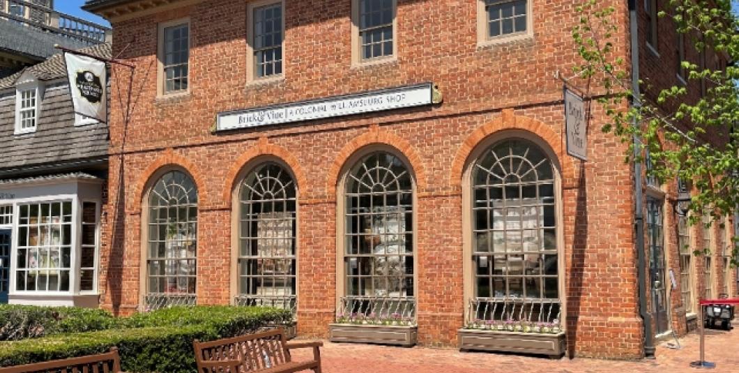 砖和葡萄树存储。我们位于心脏的商人在西格洛斯特公爵街广场,短暂的离开殖民地威廉斯堡的区域和历史博物馆。