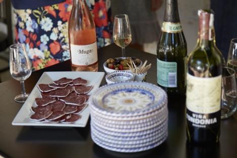 葡萄酒和熟食店