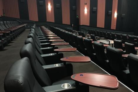 升级的剧院座位