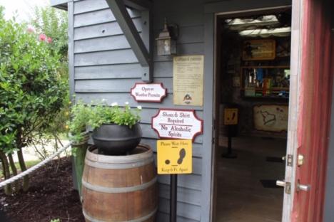 所有的指导方针和安全's张贴在进入。