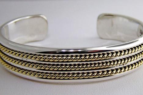 Viccellio Goldsmith创造的珠宝不仅独特美丽，而且是一件艺术品。