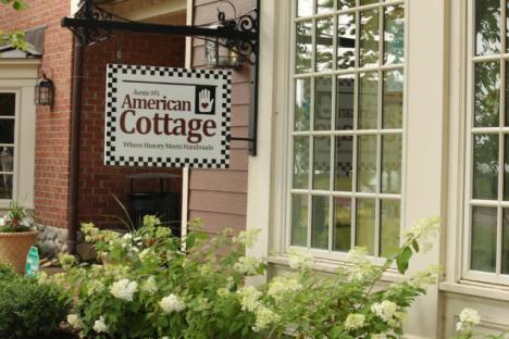 我们位于历史悠久的约克镇水街330号。