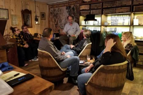 舒适的坐的地方和了解我们的历史精神。