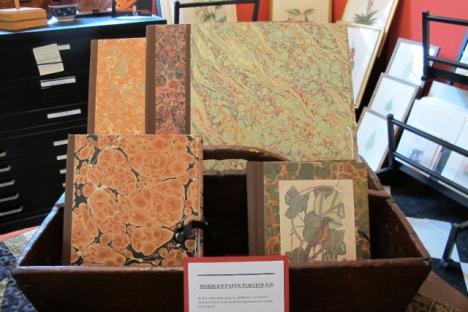 黑狗画廊繁殖18世纪组合使用hand-marbled纸