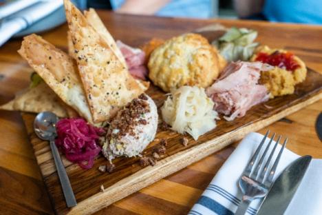 历史悠久的威廉斯堡一直是农业的重要参与者。来了解食物对威廉斯堡的影响历史吧