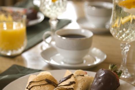 加入我们为美食早餐包括每天早上!