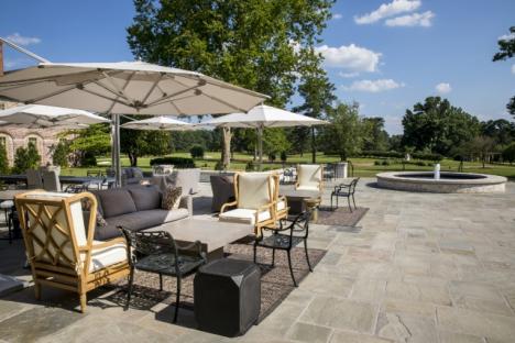 威廉斯堡酒店社会露台