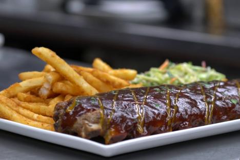 嵌入缩略图第二街一家美国小酒馆